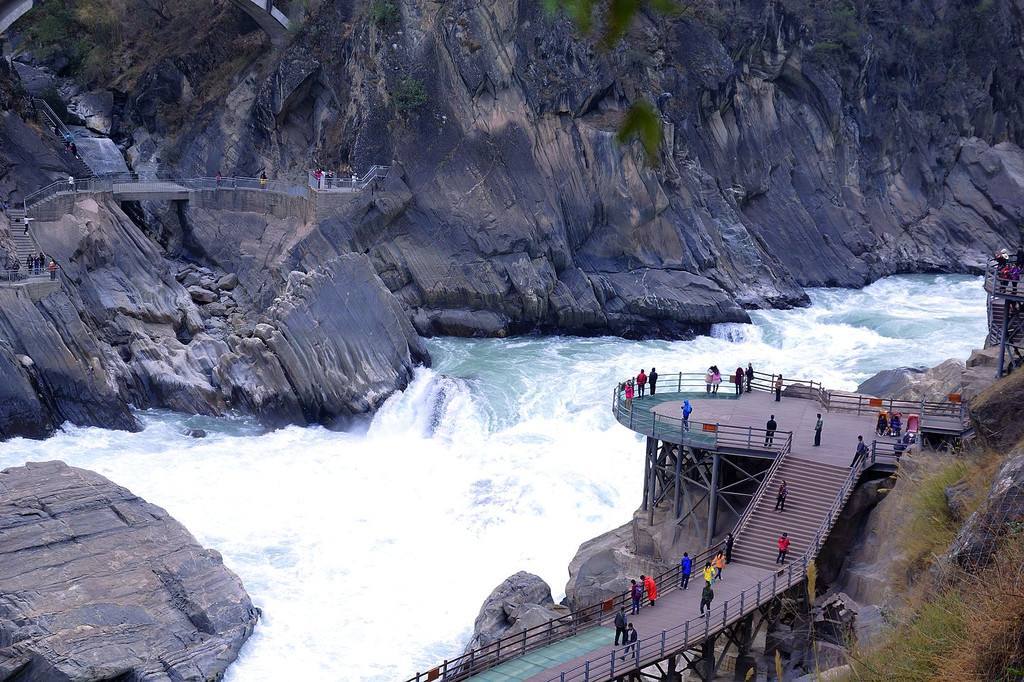 丽江虎跳峡景区旅游-丽江要去虎跳峡呆一天以度过足够的时间吗？
